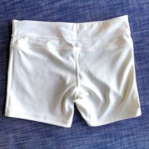 Lulu lemon sz 8 shorts